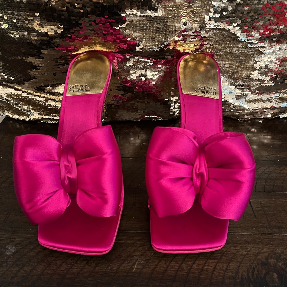 Fuchsia bow mule